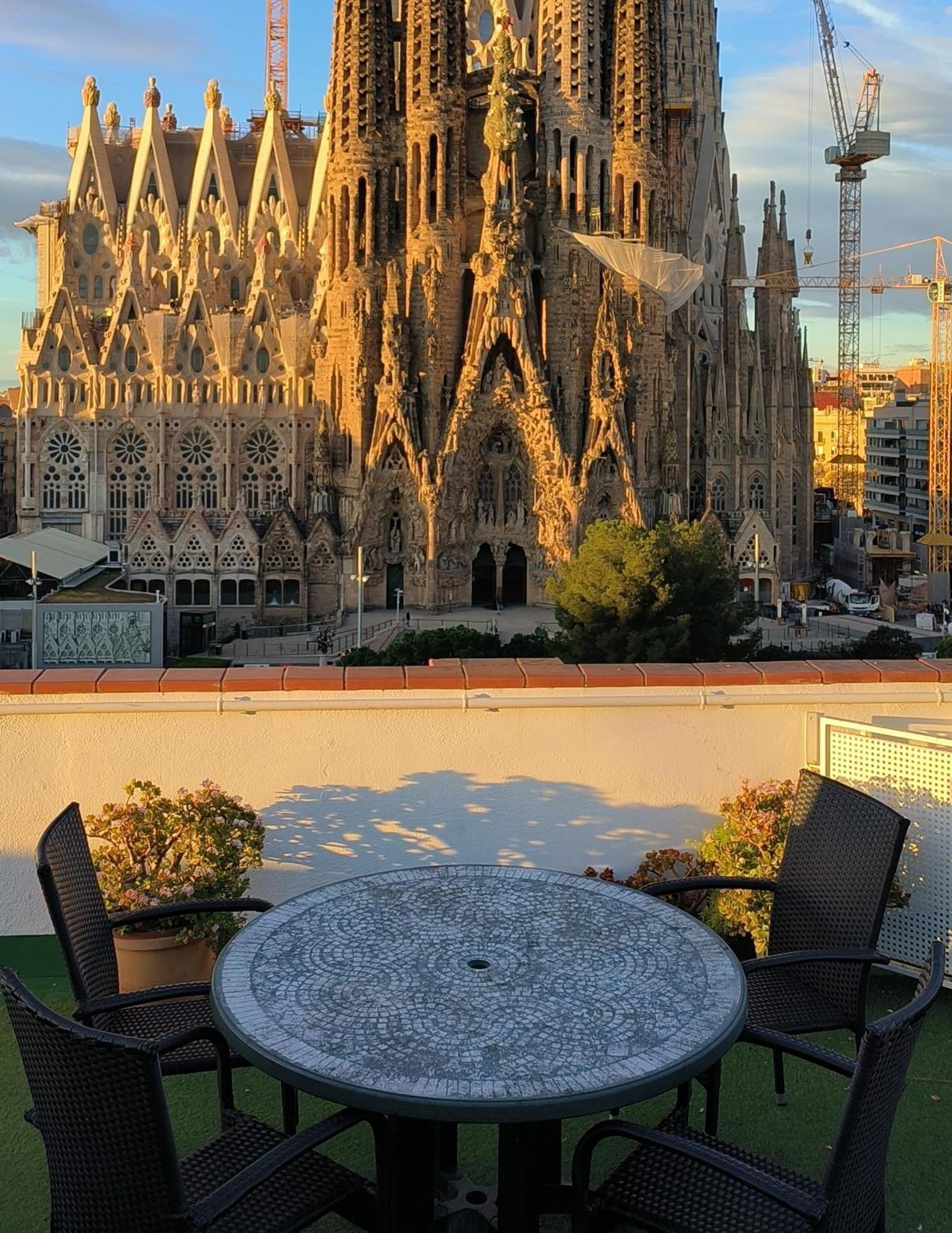 Absolute Sagrada Familia Apartment Barcelona Ngoại thất bức ảnh
